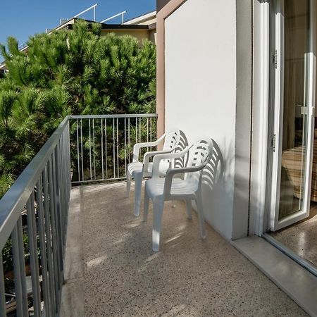 Hotel Sayonara Milano Marittima Exterior photo