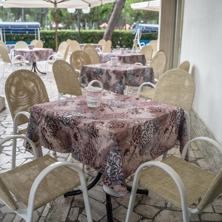 Hotel Sayonara Milano Marittima Exterior photo