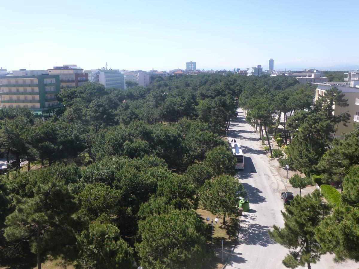 Hotel Sayonara Milano Marittima Exterior photo