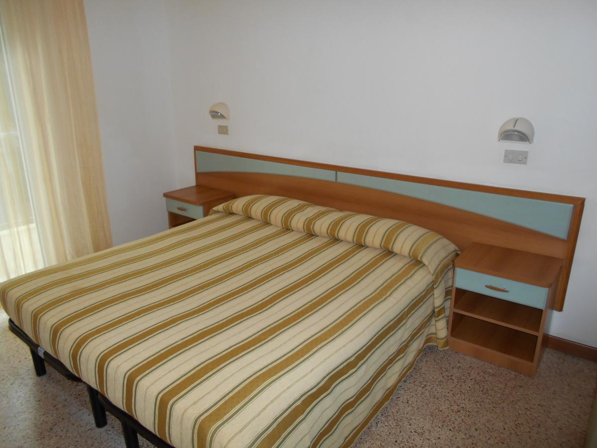 Hotel Sayonara Milano Marittima Exterior photo