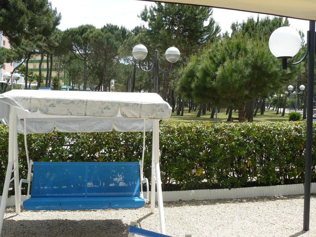 Hotel Sayonara Milano Marittima Exterior photo