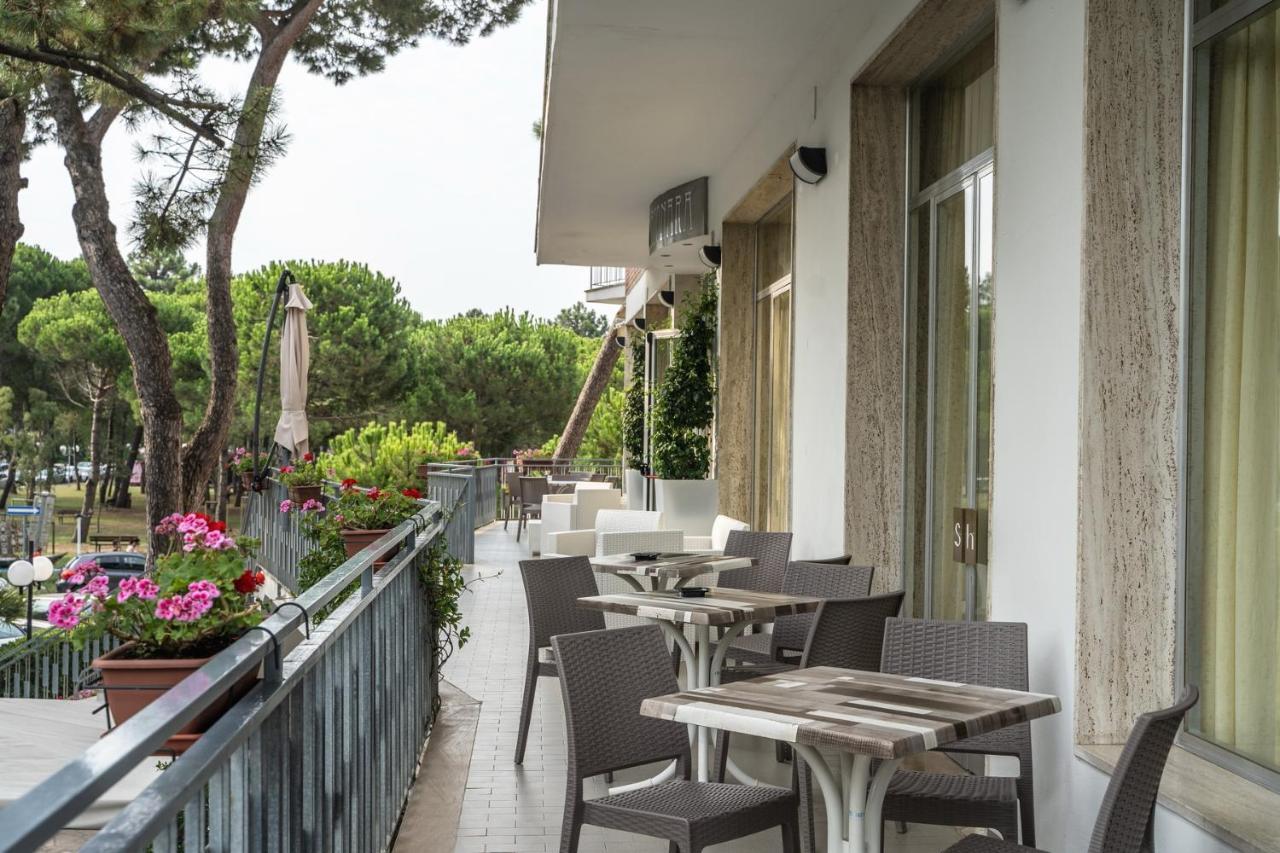 Hotel Sayonara Milano Marittima Exterior photo