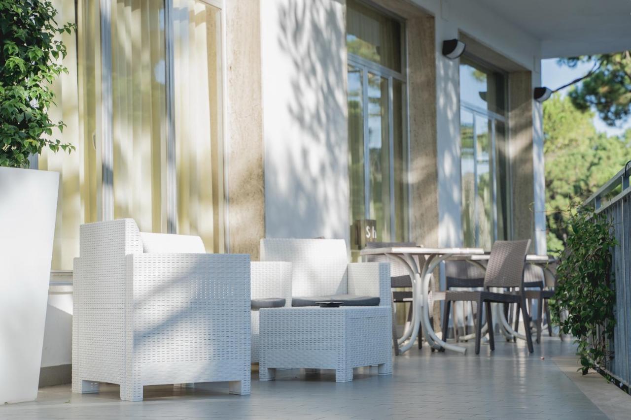 Hotel Sayonara Milano Marittima Exterior photo