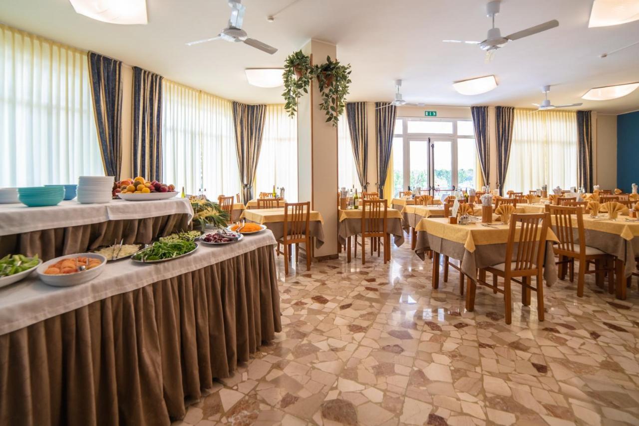 Hotel Sayonara Milano Marittima Exterior photo