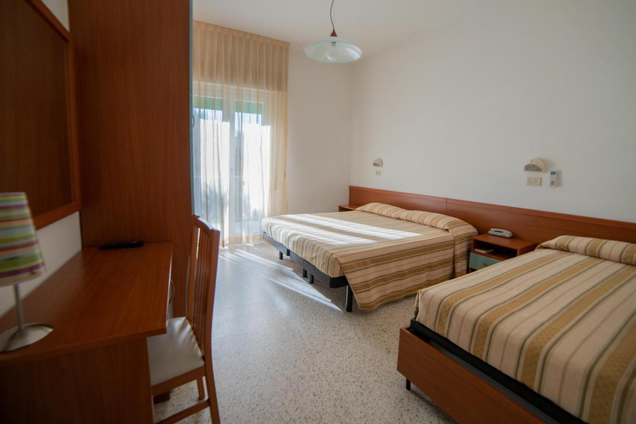Hotel Sayonara Milano Marittima Exterior photo