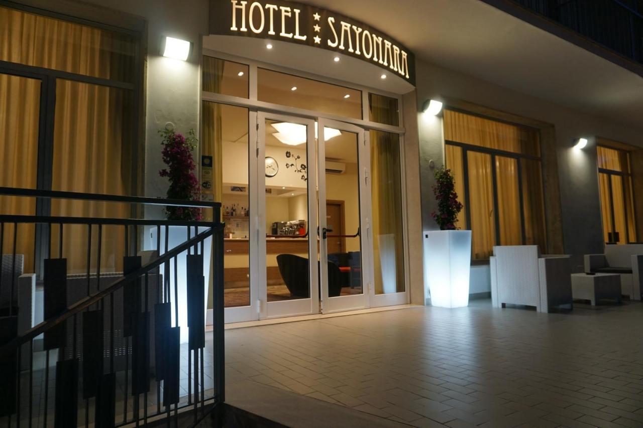Hotel Sayonara Milano Marittima Exterior photo